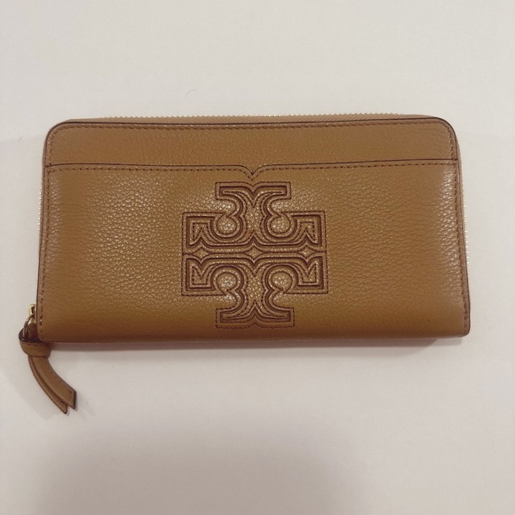 Tory Burch Handbags - Tory Burch Organizer Clutch Wallet
